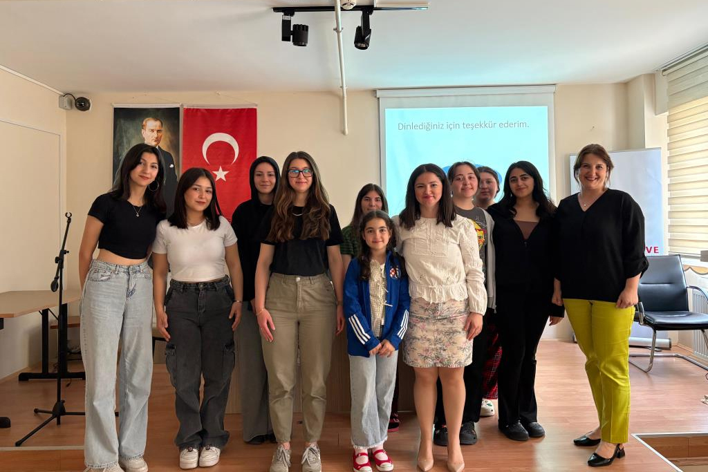 Halime Hatun Kız Öğrenci Yurdunda “Enerji Verimliliği ve Tasarrufu” Semineri Gerçekleştirildi